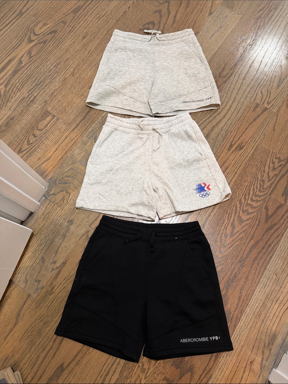 Abercrombie Kids Black & Gray Sweat Shorts size 9/10